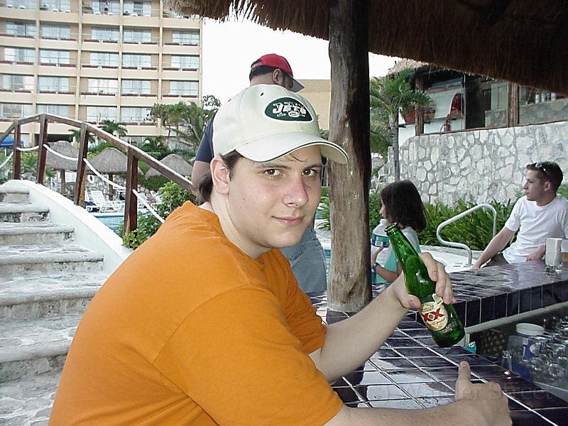 Taylor In Cancun 3.jpg